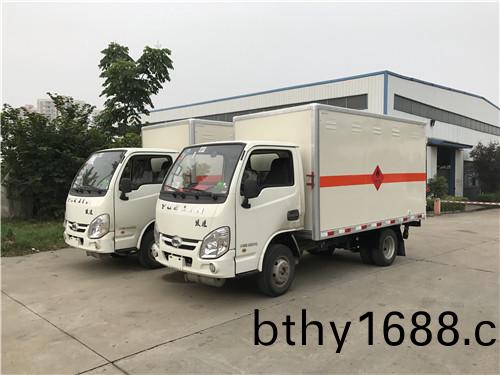 躍進小(xiao)福星易燃液體廂式運輸車