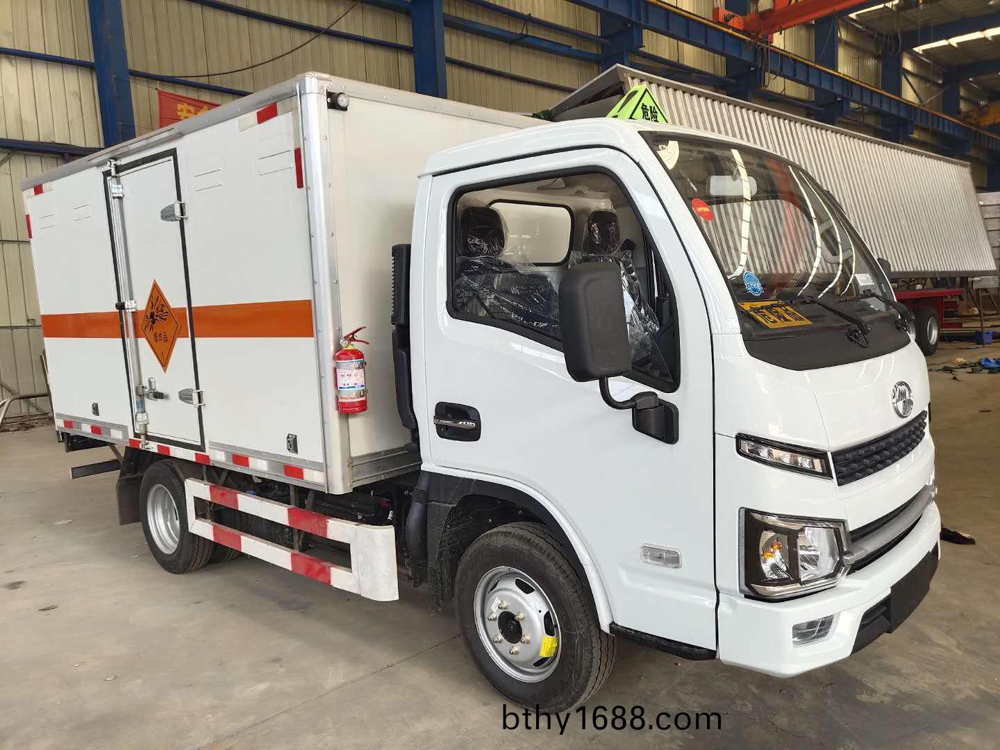 躍進S80福運國六爆(bao)破器材(cai)運輸車