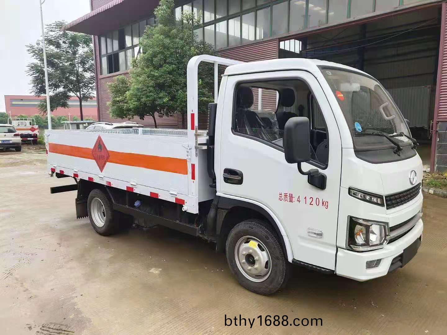 躍進牌(pai)柴油型氣缾運輸車