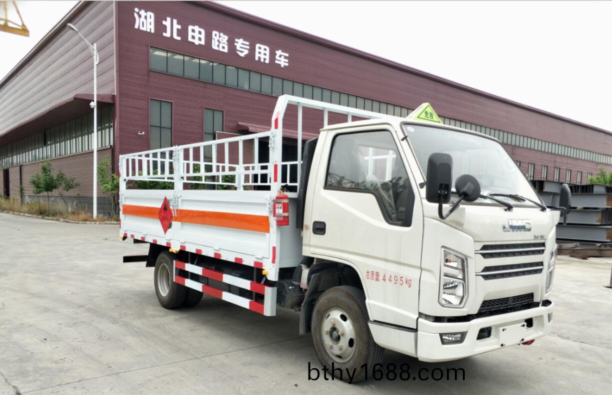 江鈴(ling)牌4.2米氣缾運輸車